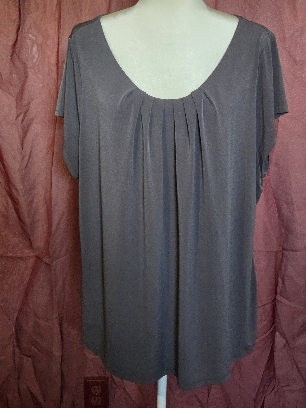 Women's Scoop Neck Pleated Short Sleeve Top